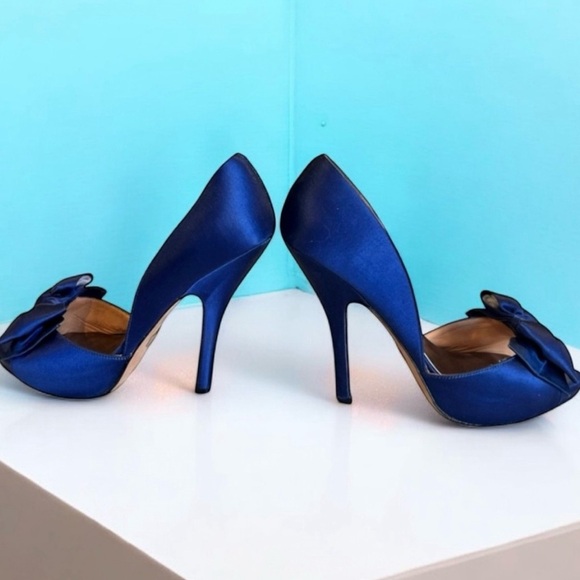 BADGLEY MISCHKA royal blue silk/satin beautiful bow Size 10. - Picture 13 of 17